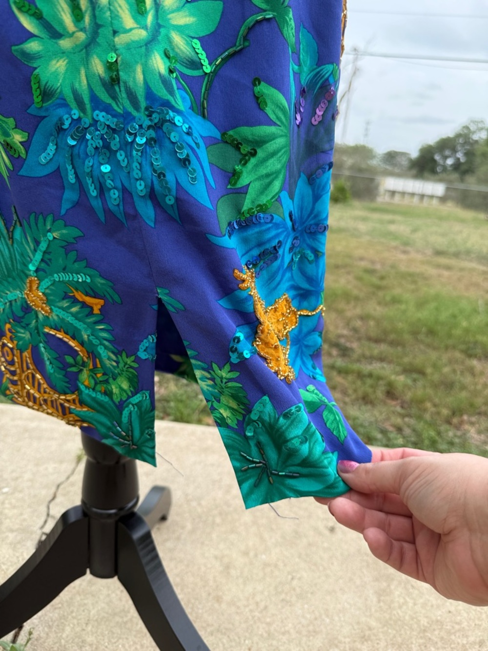 100% silk Tropical A.J. Bari Blue &Green Floral Party Dress with Gold Embroidery - Picture 14 of 17